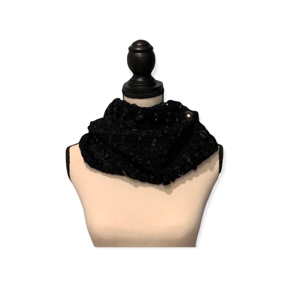 NWT bcbgmaxazria gorgeous crystal Gem cowl scarf black one size S M L XL